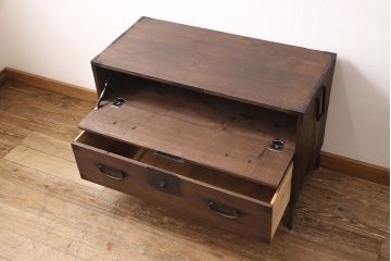 アンティーク衣装箪笥をリペア&カスタム!鉄脚を取り付け、天板を内部から補強。引き出しをフラップダウン扉に加工しテレビボードにリメイク。(テレビ台)