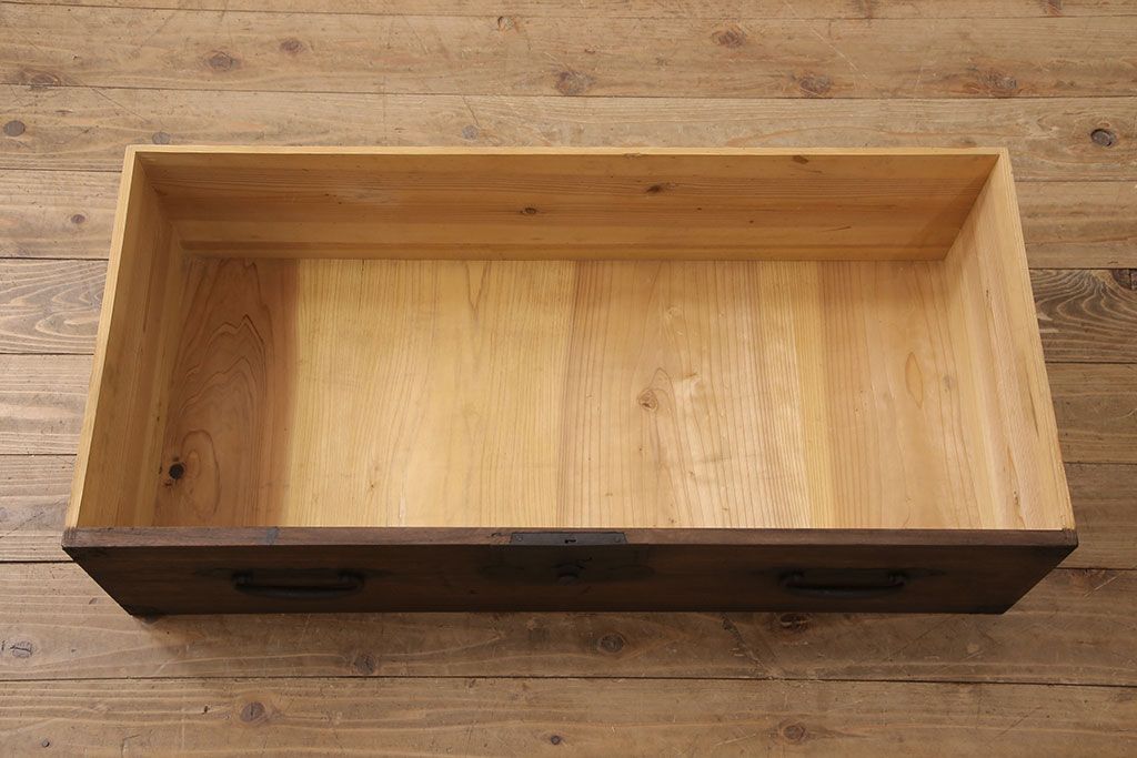 アンティーク衣装箪笥をリペア&カスタム!鉄脚を取り付け、天板を内部から補強。引き出しをフラップダウン扉に加工しテレビボードにリメイク。(テレビ台)