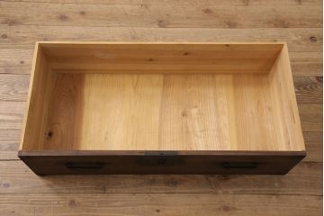 アンティーク衣装箪笥をリペア&カスタム!鉄脚を取り付け、天板を内部から補強。引き出しをフラップダウン扉に加工しテレビボードにリメイク。(テレビ台)