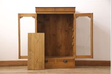 アンティーク本棚をリペア&カスタム!強度を出すため棚板・棚受けを新材で作り直し、元の色を活かした色味に着色仕上げ。(ブックケース、収納棚)