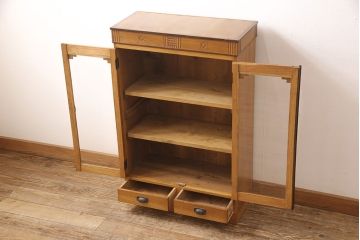 アンティーク本棚をリペア&カスタム!強度を出すため棚板・棚受けを新材で作り直し、元の色を活かした色味に着色仕上げ。(ブックケース、収納棚)