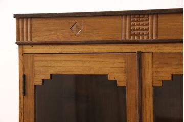 アンティーク本棚をリペア&カスタム!強度を出すため棚板・棚受けを新材で作り直し、元の色を活かした色味に着色仕上げ。(ブックケース、収納棚)