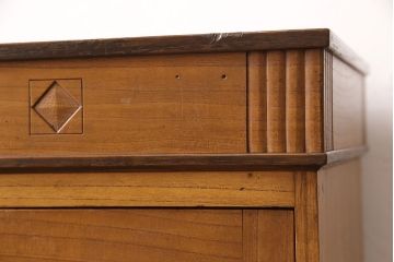 アンティーク本棚をリペア&カスタム!強度を出すため棚板・棚受けを新材で作り直し、元の色を活かした色味に着色仕上げ。(ブックケース、収納棚)