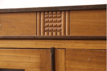 アンティーク本棚をリペア&カスタム!強度を出すため棚板・棚受けを新材で作り直し、元の色を活かした色味に着色仕上げ。(ブックケース、収納棚)