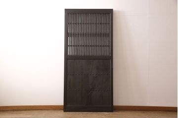 アンティーク蔵戸をリペア&カスタム!高さと幅をリサイズし、上下桟をフラットに加工。全体を濃い茶色に着色し、外部用塗装で仕上げ。(玄関戸、玄関ドア)