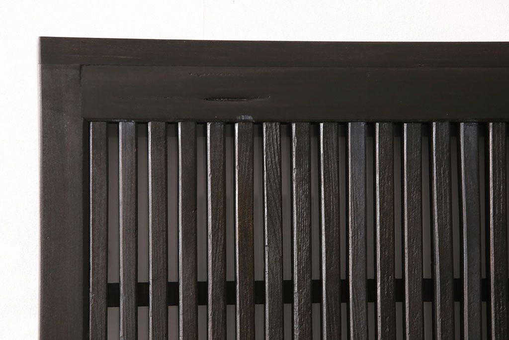 アンティーク蔵戸をリペア&カスタム!高さと幅をリサイズし、上下桟をフラットに加工。全体を濃い茶色に着色し、外部用塗装で仕上げ。(玄関戸、玄関ドア)