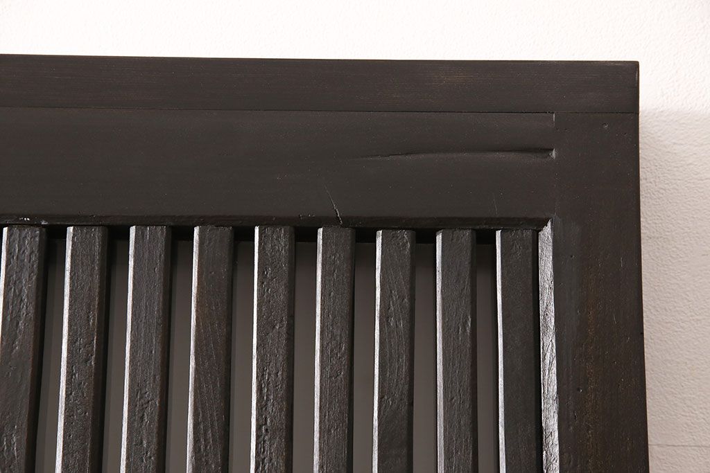 アンティーク蔵戸をリペア&カスタム!高さと幅をリサイズし、上下桟をフラットに加工。全体を濃い茶色に着色し、外部用塗装で仕上げ。(玄関戸、玄関ドア)