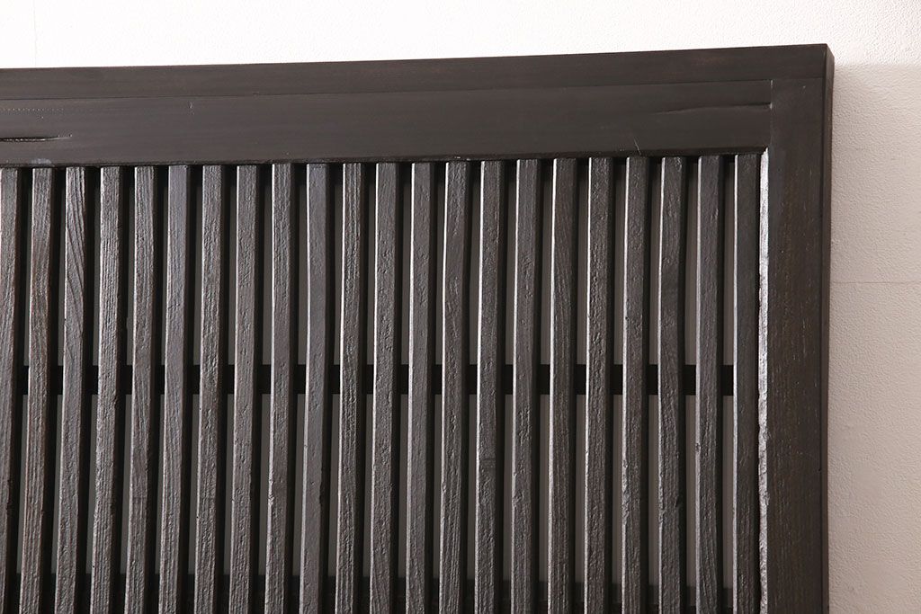 アンティーク蔵戸をリペア&カスタム!高さと幅をリサイズし、上下桟をフラットに加工。全体を濃い茶色に着色し、外部用塗装で仕上げ。(玄関戸、玄関ドア)