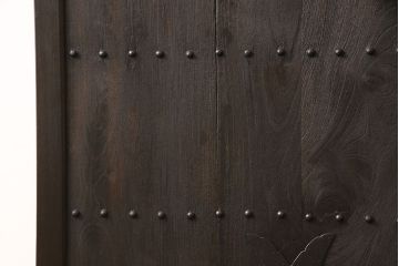 アンティーク蔵戸をリペア&カスタム!高さと幅をリサイズし、上下桟をフラットに加工。全体を濃い茶色に着色し、外部用塗装で仕上げ。(玄関戸、玄関ドア)