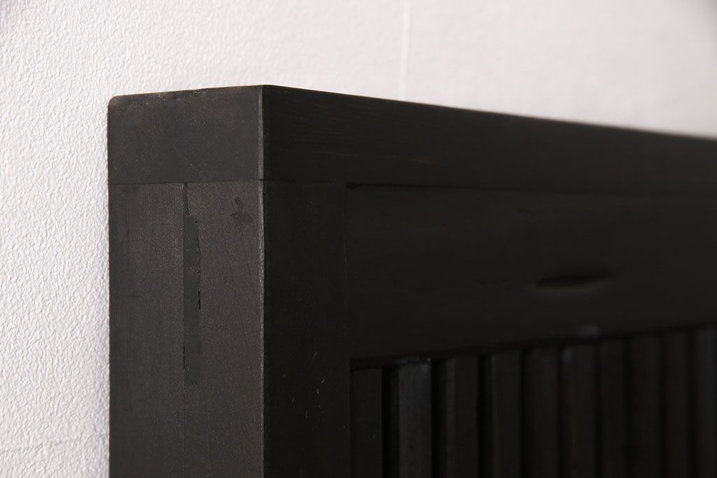 アンティーク蔵戸をリペア&カスタム!高さと幅をリサイズし、上下桟をフラットに加工。全体を濃い茶色に着色し、外部用塗装で仕上げ。(玄関戸、玄関ドア)