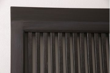 アンティーク蔵戸をリペア&カスタム!高さと幅をリサイズし、上下桟をフラットに加工。ダークブラウンに着色し外部用塗装で仕上げ。(玄関戸、玄関ドア)