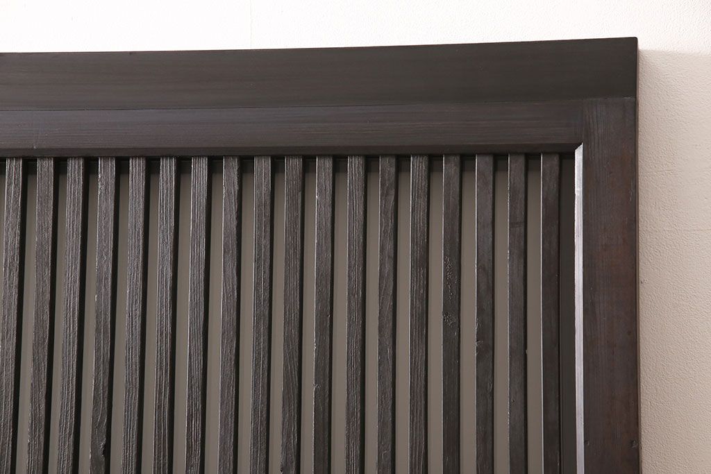 アンティーク蔵戸をリペア&カスタム!高さと幅をリサイズし、上下桟をフラットに加工。ダークブラウンに着色し外部用塗装で仕上げ。(玄関戸、玄関ドア)