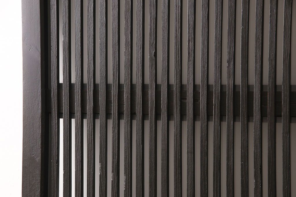 アンティーク蔵戸をリペア&カスタム!高さと幅をリサイズし、上下桟をフラットに加工。ダークブラウンに着色し外部用塗装で仕上げ。(玄関戸、玄関ドア)