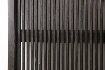 アンティーク蔵戸をリペア&カスタム!高さと幅をリサイズし、上下桟をフラットに加工。ダークブラウンに着色し外部用塗装で仕上げ。(玄関戸、玄関ドア)