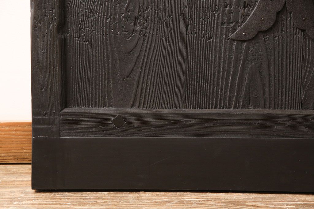 アンティーク蔵戸をリペア&カスタム!高さと幅をリサイズし、上下桟をフラットに加工。ダークブラウンに着色し外部用塗装で仕上げ。(玄関戸、玄関ドア)