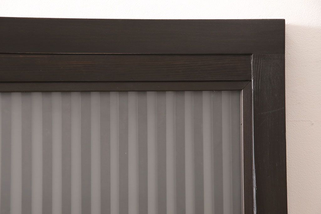 アンティーク蔵戸をリペア&カスタム!高さと幅をリサイズし、上下桟をフラットに加工。ダークブラウンに着色し外部用塗装で仕上げ。(玄関戸、玄関ドア)