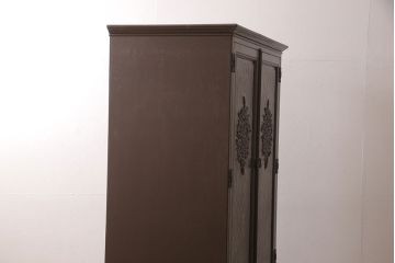 ワードローブをリペア&カスタム!可動式の棚板を取り付け、全体をダークブラウンにペイント。(洋服タンス)