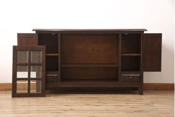 北海道民芸家具のサイドボードをリペア&カスタム!木製脚を取り付け、本体の色に合わせて着色し仕上げ。(キャビネット、収納棚、リビングボード)