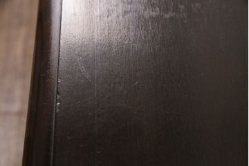 北海道民芸家具のサイドボードをリペア&カスタム!木製脚を取り付け、本体の色に合わせて着色し仕上げ。(キャビネット、収納棚、リビングボード)