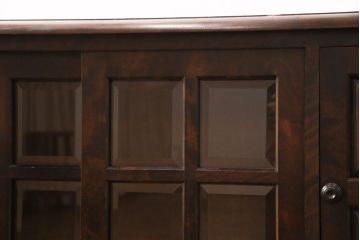 北海道民芸家具のサイドボードをリペア&カスタム!木製脚を取り付け、本体の色に合わせて着色し仕上げ。(キャビネット、収納棚、リビングボード)