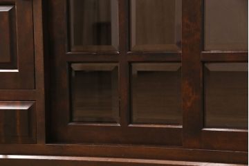 北海道民芸家具のサイドボードをリペア&カスタム!木製脚を取り付け、本体の色に合わせて着色し仕上げ。(キャビネット、収納棚、リビングボード)