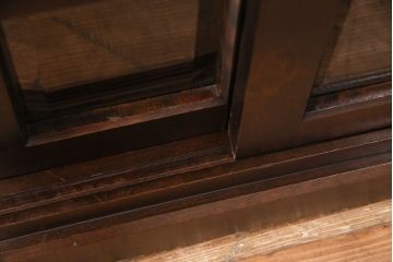 北海道民芸家具のサイドボードをリペア&カスタム!木製脚を取り付け、本体の色に合わせて着色し仕上げ。(キャビネット、収納棚、リビングボード)