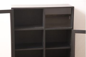 ガラス戸棚をリペア&カスタム!棚板を可動式に変更し、全体をマットブラックでペイント。(収納棚、キャビネット)