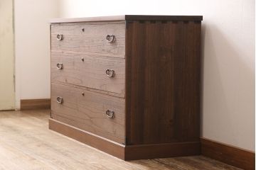 桐箪笥をリペア&カスタム!天板と台輪を取り付けローボードにリメイク。明るめの茶色に着色し仕上げ。(ローチェスト、テレビ台)