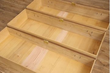 桐箪笥をリペア&カスタム!天板と台輪を取り付けローボードにリメイク。明るめの茶色に着色し仕上げ。(ローチェスト、テレビ台)