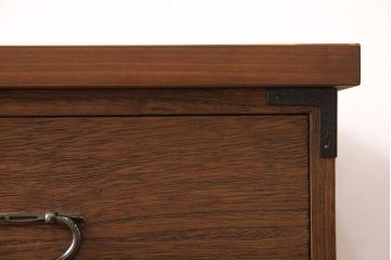 桐箪笥をリペア&カスタム!天板と台輪を取り付けローボードにリメイク。明るめの茶色に着色し仕上げ。(ローチェスト、テレビ台)