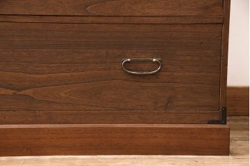 桐箪笥をリペア&カスタム!天板と台輪を取り付けローボードにリメイク。明るめの茶色に着色し仕上げ。(ローチェスト、テレビ台)