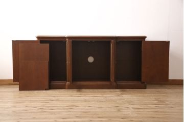 ドレクセルヘリテイジのサイドボードの見た目を変えずに綺麗にリペア!背面に配線用穴あけ加工をしテレビボードに。(リビングボード、テレビ台、収納棚)