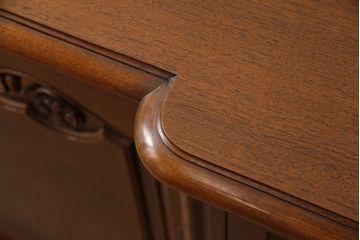 ドレクセルヘリテイジのサイドボードの見た目を変えずに綺麗にリペア!背面に配線用穴あけ加工をしテレビボードに。(リビングボード、テレビ台、収納棚)