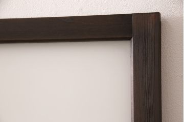 アンティークガラス戸4枚をリペア&カスタム!高さと幅をリサイズし、引手・戸車を取り付け。ガラスはすりガラスに変更し、本体はブラウンに着色し仕上げ。(引き戸、建具)