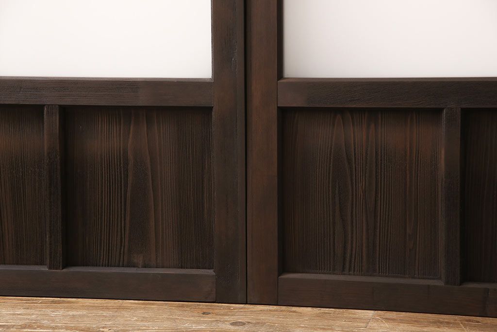 アンティークガラス戸4枚をリペア&カスタム!高さと幅をリサイズし、引手・戸車を取り付け。ガラスはすりガラスに変更し、本体はブラウンに着色し仕上げ。(引き戸、建具)