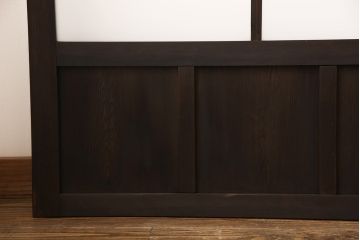 アンティークガラス戸4枚をリペア&カスタム!高さと幅をリサイズし、引手・戸車を取り付け。ガラスはすりガラスに変更し、本体はブラウンに着色し仕上げ。(引き戸、建具)