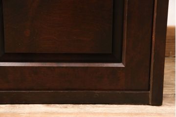 北海道民芸家具の下駄箱をリペア&カスタム!脚を取り外して底面を平らに。(靴箱、戸棚、収納棚)