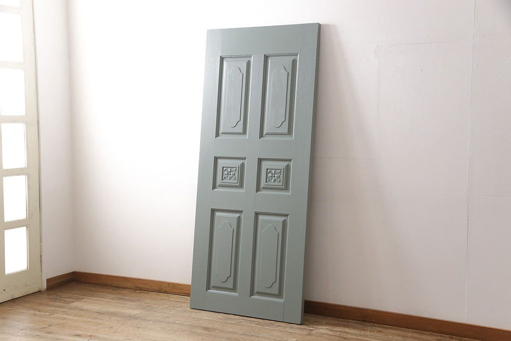 ドアをリペア&カスタム!くすんだ青緑色にペイント。(扉、建具)