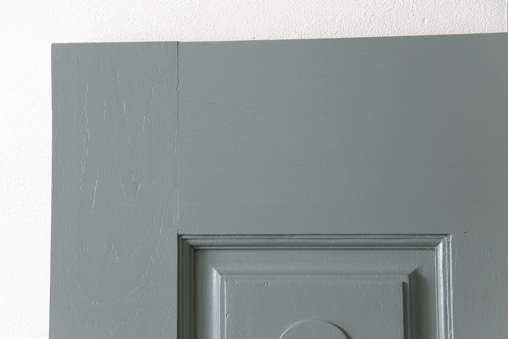 ドアをリペア&カスタム!くすんだ青緑色にペイント。(扉、建具)