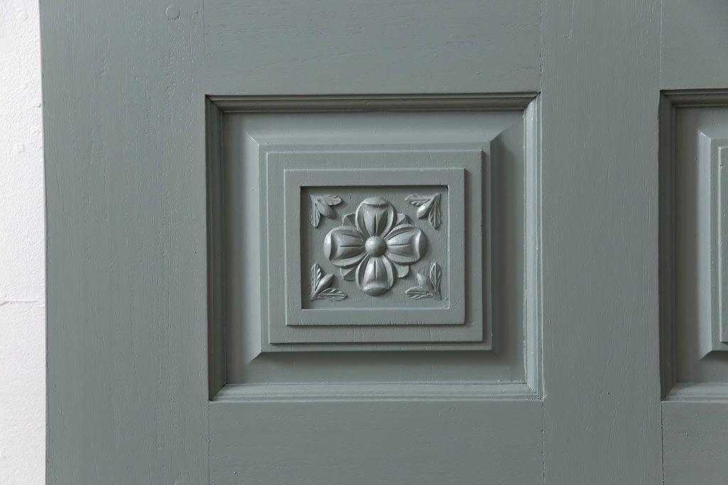 ドアをリペア&カスタム!くすんだ青緑色にペイント。(扉、建具)