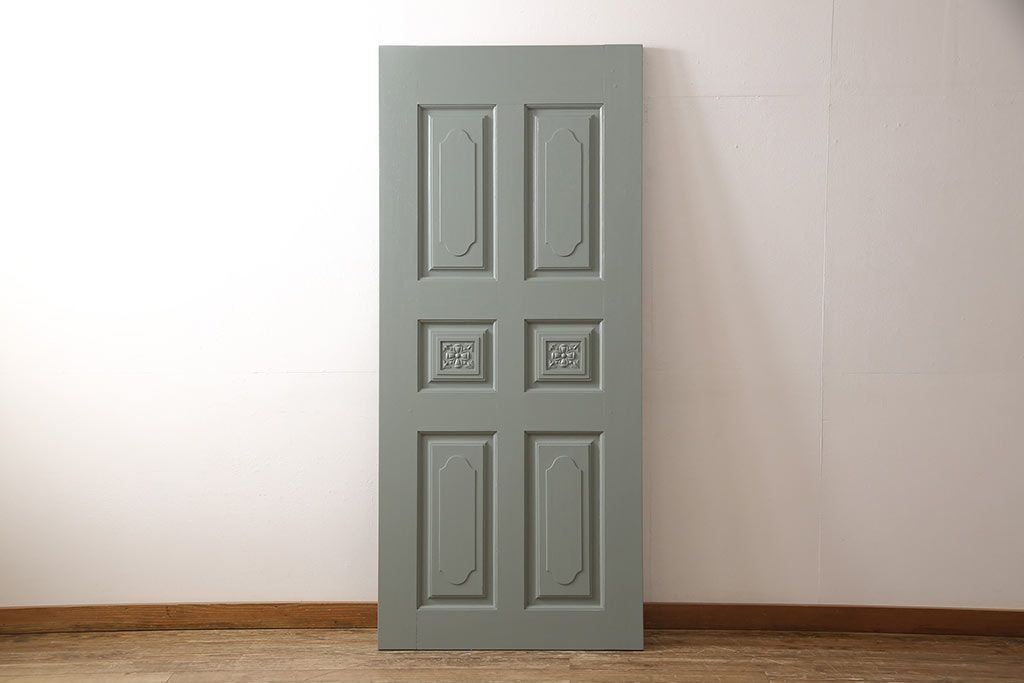 ドアをリペア&カスタム!くすんだ青緑色にペイント。(扉、建具)