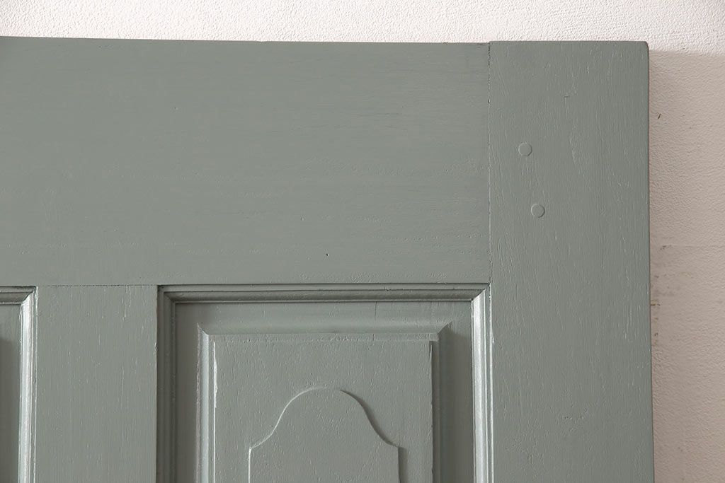 ドアをリペア&カスタム!くすんだ青緑色にペイント。(扉、建具)