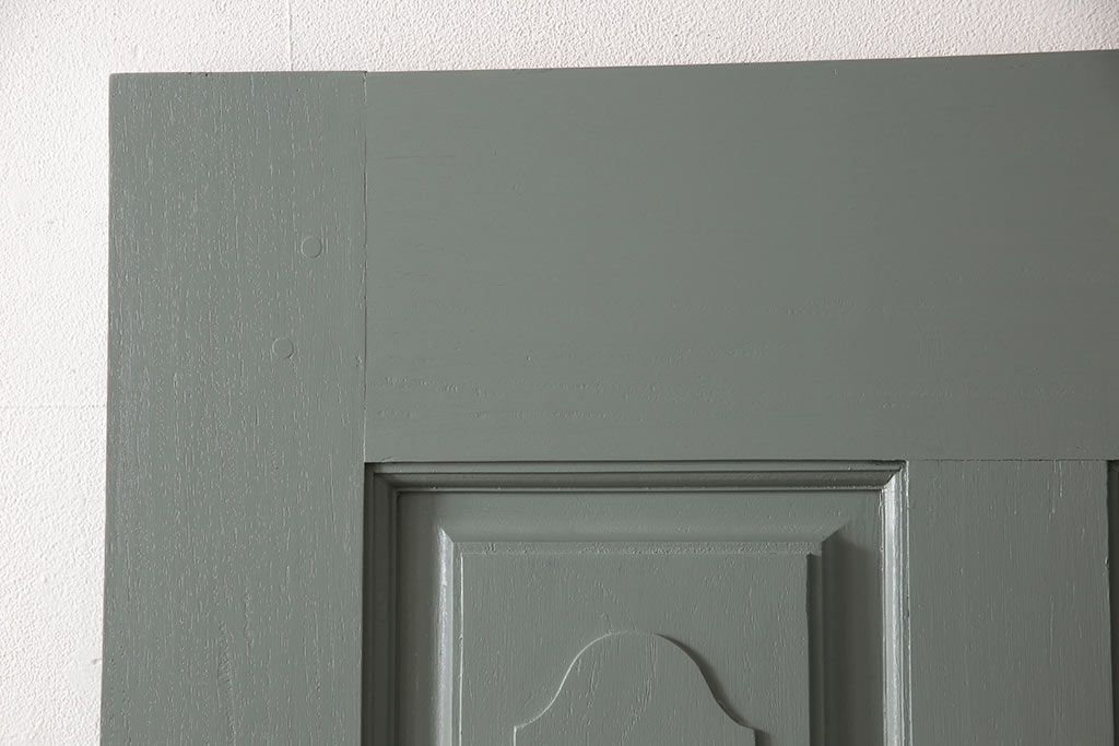 ドアをリペア&カスタム!くすんだ青緑色にペイント。(扉、建具)