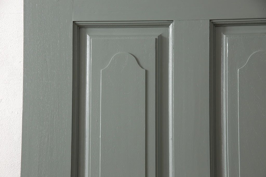 ドアをリペア&カスタム!くすんだ青緑色にペイント。(扉、建具)
