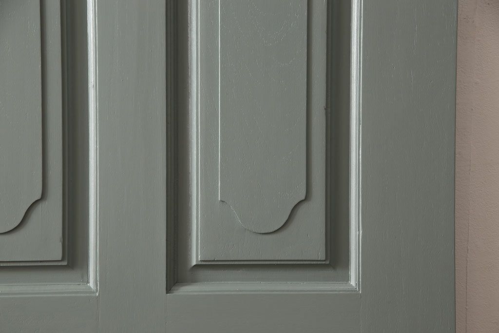 ドアをリペア&カスタム!くすんだ青緑色にペイント。(扉、建具)