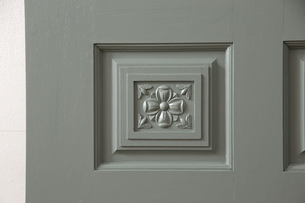 ドアをリペア&カスタム!くすんだ青緑色にペイント。(扉、建具)