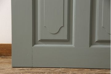 ドアをリペア&カスタム!くすんだ青緑色にペイント。(扉、建具)