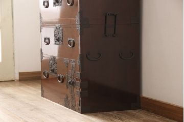 庄内箪笥の見た目を変えずに綺麗にリペア!天板を内側から補強。(重ねタンス、衣装箪笥、引き出し)