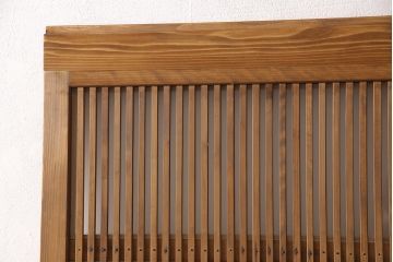 格子戸をリペア&カスタム!高さを高くリサイズし、裏にすりガラスを追加。引手と戸車を取り付け、全体を蜜蝋ワックスで仕上げ。(引き戸、建具)