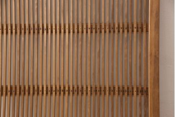 格子戸をリペア&カスタム!高さを高くリサイズし、裏にすりガラスを追加。引手と戸車を取り付け、全体を蜜蝋ワックスで仕上げ。(引き戸、建具)